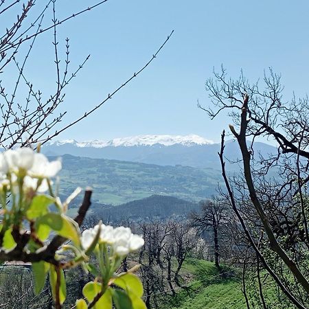 Casale Monte Valestra Bed & Breakfast Bebbio Екстериор снимка