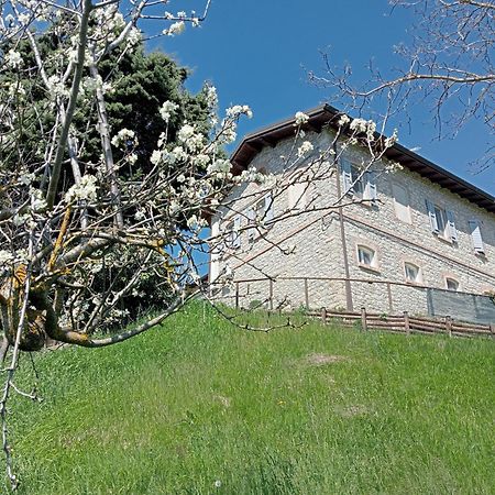 Casale Monte Valestra Bed & Breakfast Bebbio Екстериор снимка