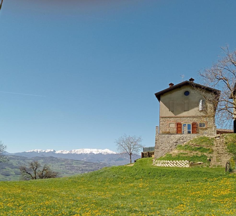 Casale Monte Valestra Bed & Breakfast Bebbio Екстериор снимка