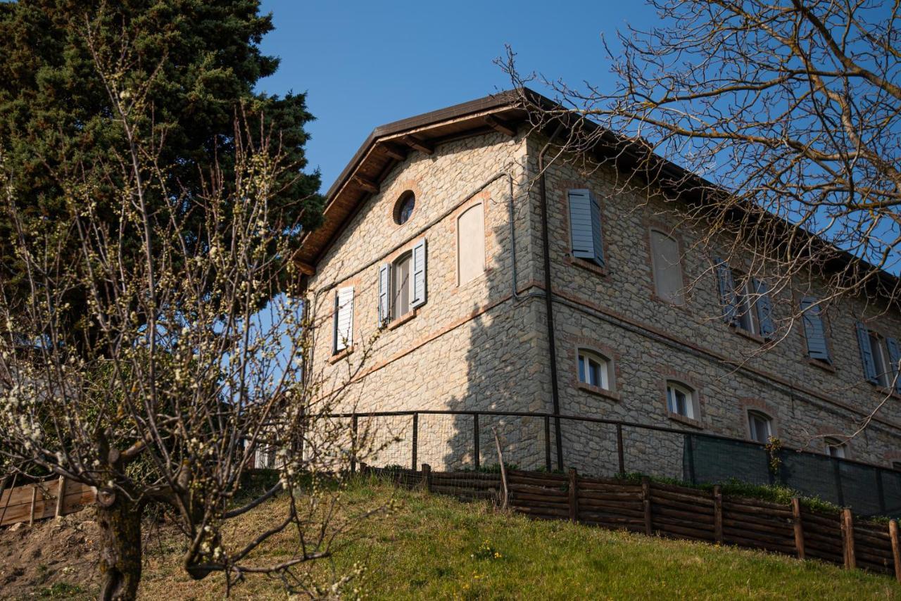 Casale Monte Valestra Bed & Breakfast Bebbio Екстериор снимка