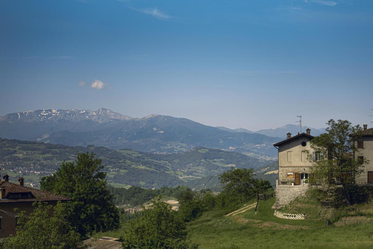 Casale Monte Valestra Bed & Breakfast Bebbio Екстериор снимка