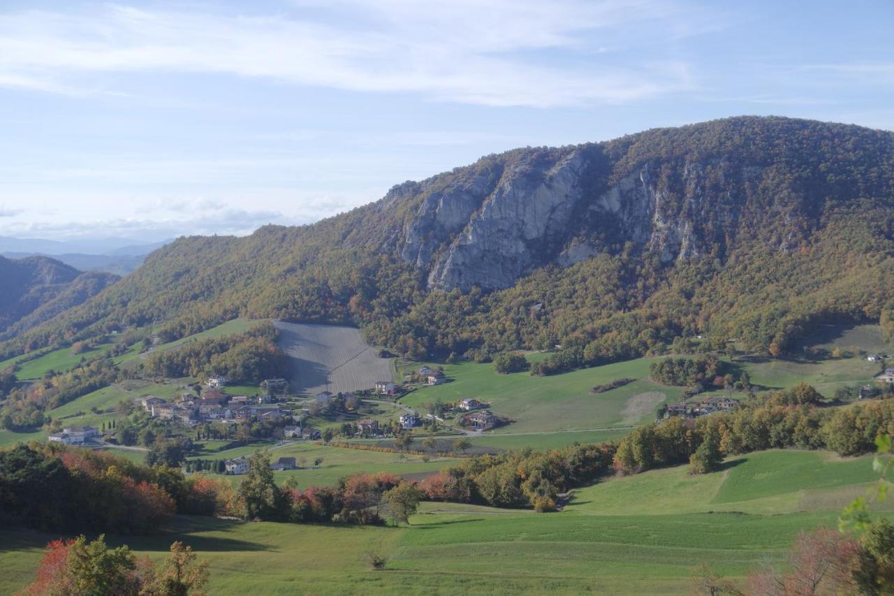 Casale Monte Valestra Bed & Breakfast Bebbio Екстериор снимка