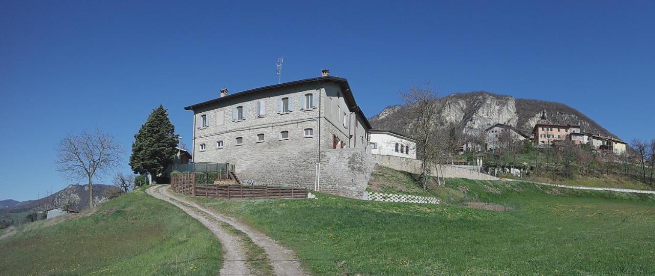Casale Monte Valestra Bed & Breakfast Bebbio Екстериор снимка