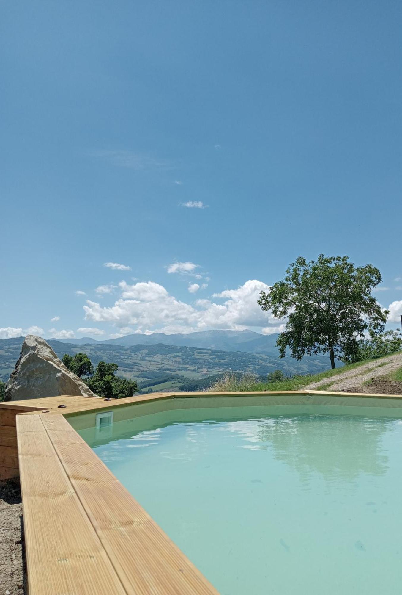 Casale Monte Valestra Bed & Breakfast Bebbio Екстериор снимка