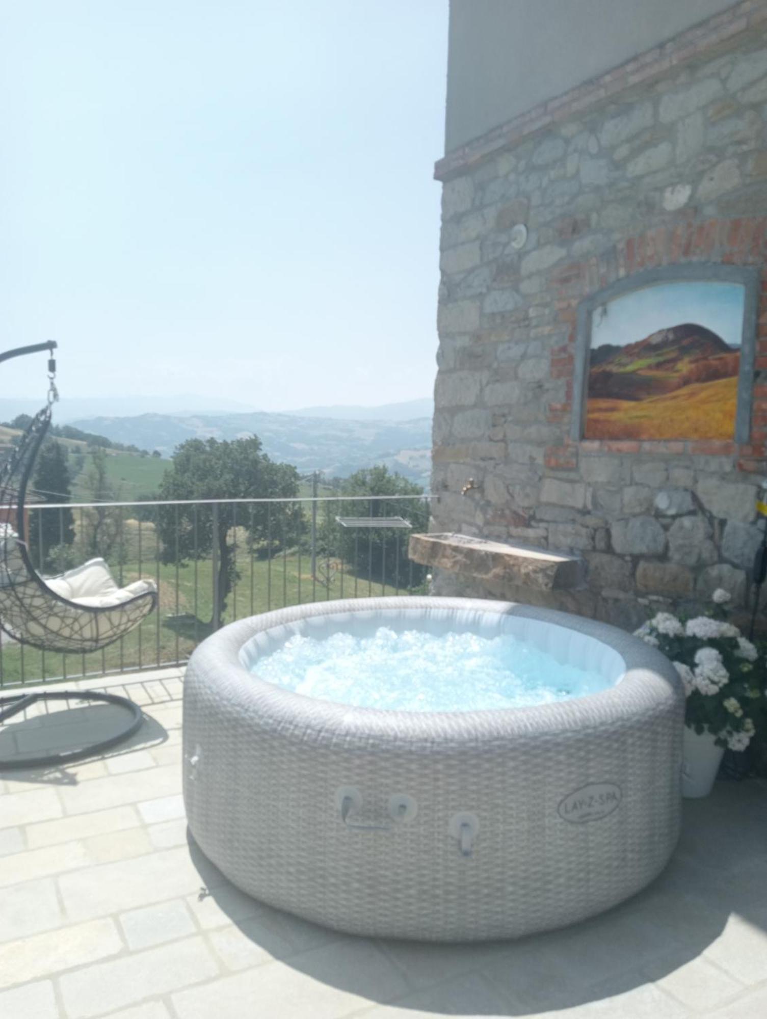 Casale Monte Valestra Bed & Breakfast Bebbio Стая снимка